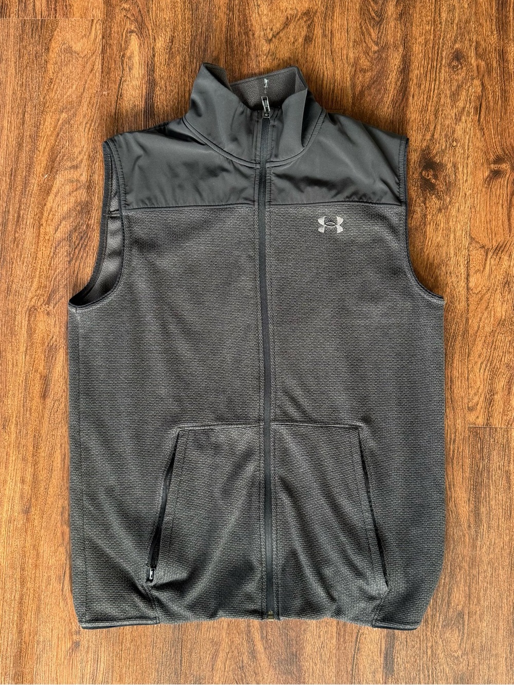 Under Armour Charcoal Black Sleeveless Zip Vest (L)